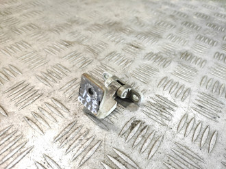 Петля багажника правая Volkswagen Polo 1994-1999