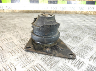 Опора двигателя правая Volkswagen Polo 1994-1999