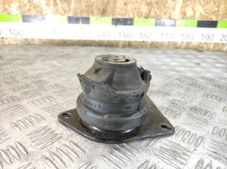 Опора двигателя правая Volkswagen Polo 1994-1999