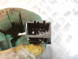 Кнопка аварийной сигнализации Volkswagen Touareg 2002 2010