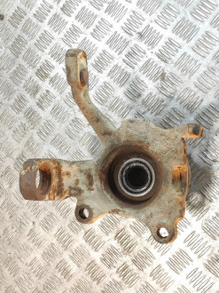 Кулак поворотный передний левый Volkswagen Transporter T4