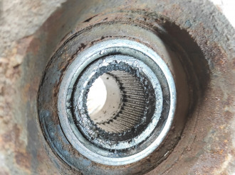 Кулак поворотный передний левый Volkswagen Transporter T4