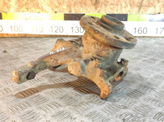 Кулак поворотный передний левый Volkswagen Transporter T4