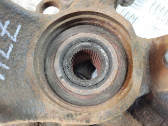 Кулак поворотный передний правый Volkswagen Bora 1997-2005