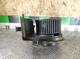 Моторчик отопителя Volkswagen Golf 3