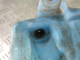 Бачок омывателя лобового стекла Volkswagen Golf 3