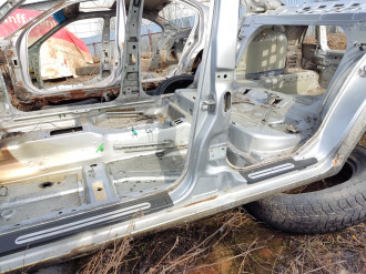 Порог со стойкой левой Volkswagen Bora 1997-2005