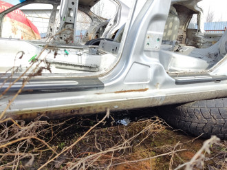 Порог со стойкой левой Volkswagen Bora 1997-2005