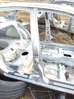 Порог со стойкой правой Volkswagen Bora 1997-2005