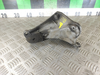 Кронштейн двигателя Volkswagen Golf 3