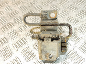 Петля двери передней правой нижняя Volkswagen Passat b5 1996-2000