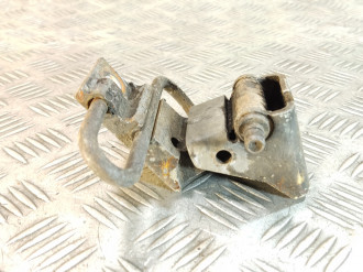 Петля двери передней правой нижняя Volkswagen Passat b5 1996-2000