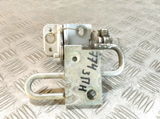 Петля двери задней правой нижняя Volkswagen Bora 1997-2005