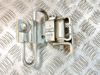 Петля двери задней правой нижняя Volkswagen Bora 1997-2005