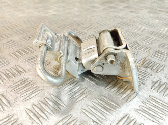 Петля двери задней правой нижняя Volkswagen Bora 1997-2005