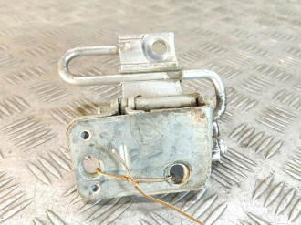 Петля двери задней правой нижняя Volkswagen Bora 1997-2005