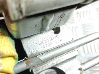 Петля двери задней правой нижняя Volkswagen Bora 1997-2005