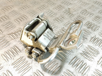 Петля двери задней правой нижняя Volkswagen Bora 1997-2005