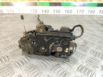 Замок двери передней правой Volkswagen Bora 1997-2005