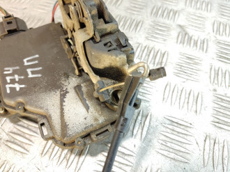 Замок двери передней правой Volkswagen Bora 1997-2005
