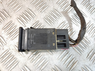 Кнопка аварийной сигнализации Volkswagen Bora 1997-2005