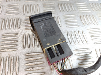 Кнопка аварийной сигнализации Volkswagen Bora 1997-2005