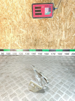 Петля багажника правая Volkswagen Bora 1997-2005