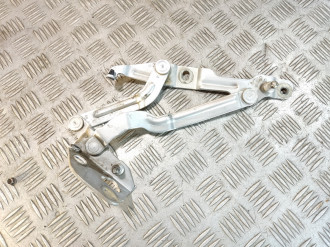 Петля багажника правая Volkswagen Bora 1997-2005