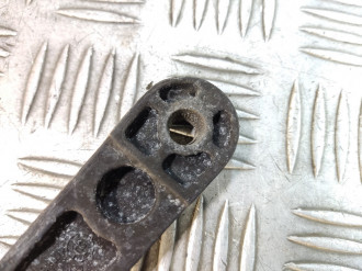 Поводок стеклоочистителя передний правый Volkswagen Bora 1997-2005