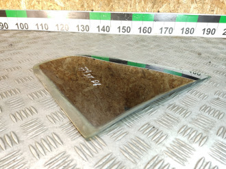 Стекло двери задней правой форточка Volkswagen Bora 1997-2005