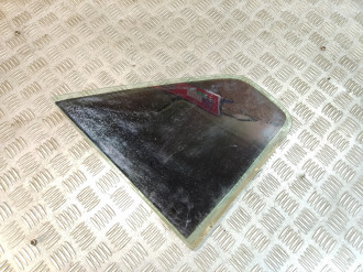 Стекло двери задней правой форточка Volkswagen Bora 1997-2005