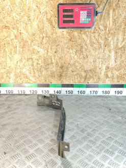 Направляющая бампера Volkswagen Bora 1997-2005