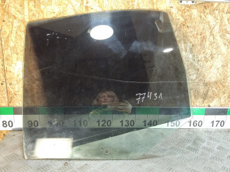 Стекло двери задней левой Volkswagen Bora 1997-2005