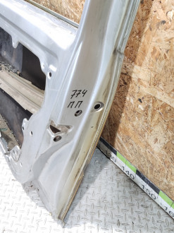 Дверь передняя правая Volkswagen Bora 1997-2005