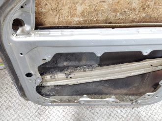 Дверь передняя правая Volkswagen Bora 1997-2005