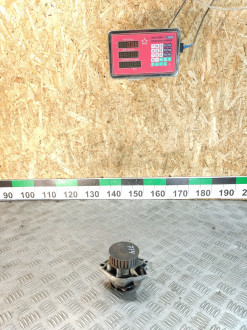 Насос водяной помпа Volkswagen Bora 1997-2005