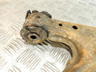 Рычаг передний правый нижний Volkswagen Bora 1997-2005