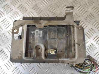 Блок управления двигателем Volkswagen Golf 3