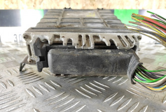 Блок управления двигателем Volkswagen Golf 3