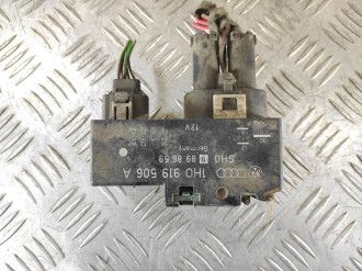 Блок управления вентилятором Volkswagen Golf 3