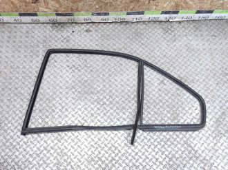 Уплотнитель стекла двери зад. левый Volkswagen Bora 1997-2005