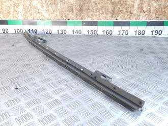 Уплотнитель двери передней правой Volkswagen Bora 1997-2005