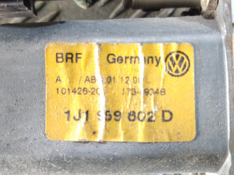 Моторчик стеклоподъемника правый передний Volkswagen Bora 1997-2005