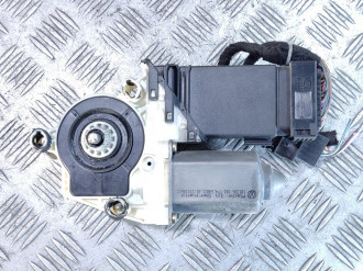 Моторчик стеклоподъемника правый передний Volkswagen Bora 1997-2005