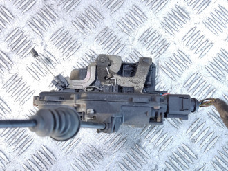 Замок двери передней левой Volkswagen Bora 1997-2005