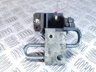Петля двери задней правой нижняя Volkswagen Bora 1997-2005