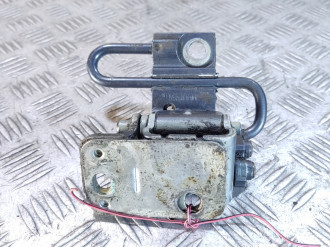 Петля двери задней правой нижняя Volkswagen Bora 1997-2005