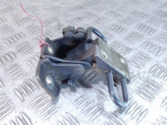 Петля двери задней правой нижняя Volkswagen Bora 1997-2005