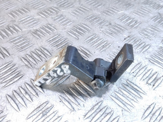 Петля двери задней правой верхняя Volkswagen Bora 1997-2005