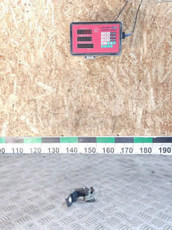 Петля двери задней правой верхняя Volkswagen Bora 1997-2005